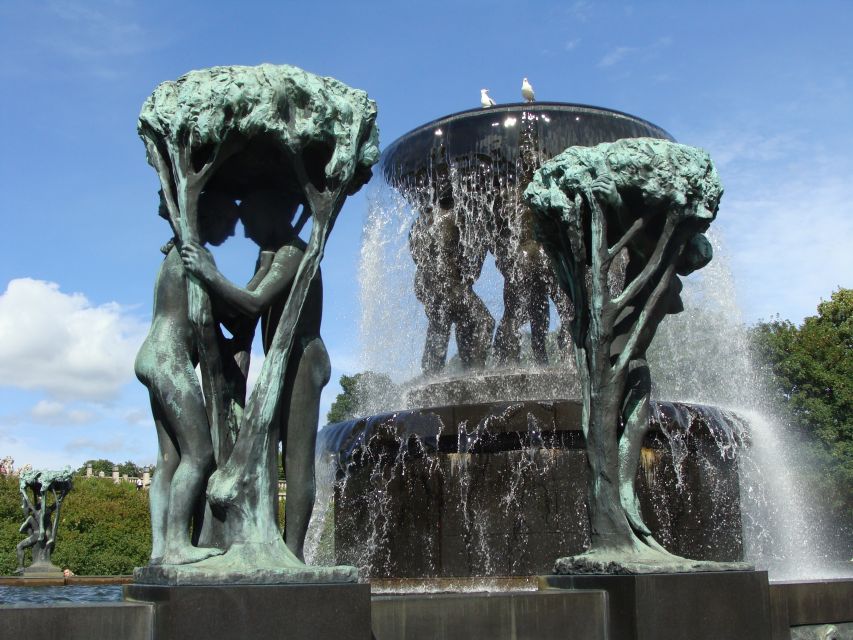 Oslo: Guided Oslo Highlights Tour by bus & Oslofjord cruise - Seeing Oslo from the coach