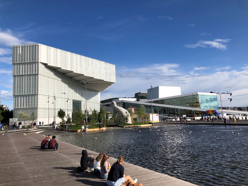 Oslo: Guided Oslo Highlights Tour by bus & Oslofjord cruise - Holmenkollen and the high view over Oslo