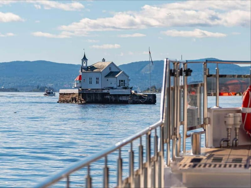 Oslo: Guided Sightseeing Fjord Cruise on Premium Silent Boat - Akershus Fortress and Oslo’s waterfront landmarks