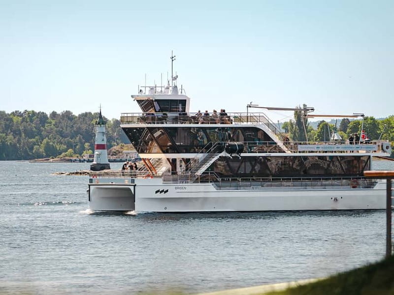 Oslo: Guided Sightseeing Fjord Cruise on Premium Silent Boat - Dyna Lighthouse and the open water