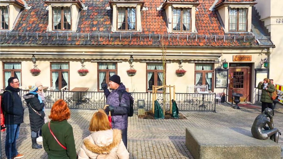 Oslo: History, Art and Secrets Tour - Akershus Fortress and Oslo’s older defenses