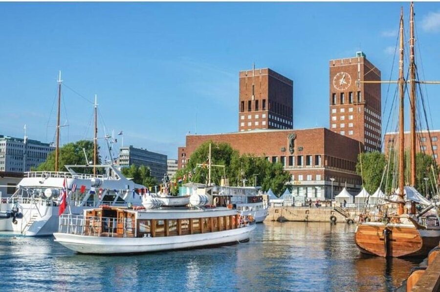 Oslo : Must-See Attractions Walking Tour With A Guide - What the private format is really worth