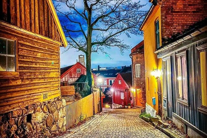 Oslo: Norwegian Food Tour & Hidden Gems City Walk - Norwegian waffles and brown cheese on Karl Johans Gate