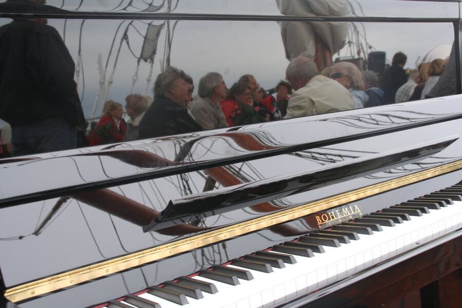 Oslo: Oslo Fjord Cruise with Live Jazz Music & Shrimp Buffet - Key points to know before you book