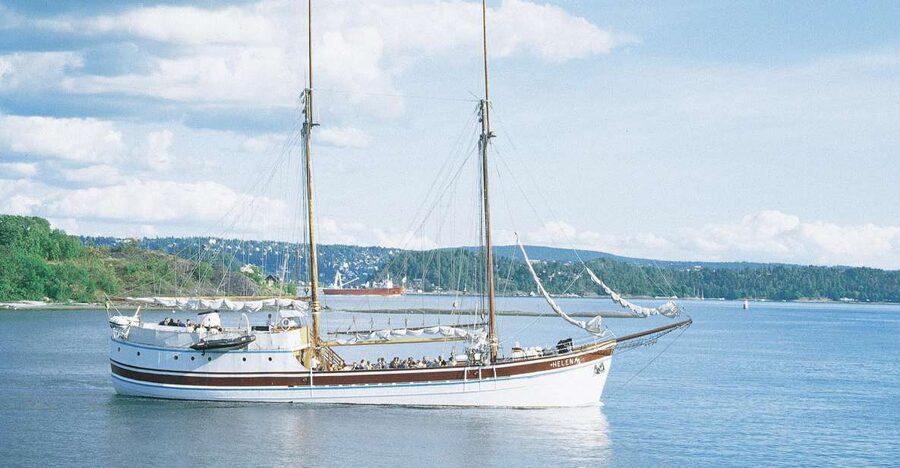 Oslo: Oslo Fjord Cruise with Live Jazz Music & Shrimp Buffet - Setting sail from Oslo City Hall