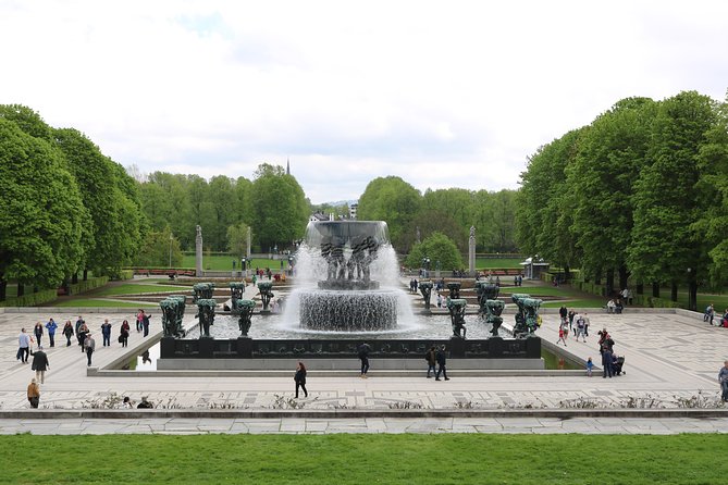 Oslo Panorama Tour with Holmenkollen Ski Jump and Vigeland Park - Vigeland Park: the tour’s artistic centerpiece