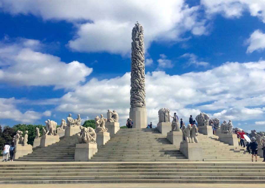 Oslo: Panoramic View and Sculpture Park Walk - A 45-minute walk through Frogner Park