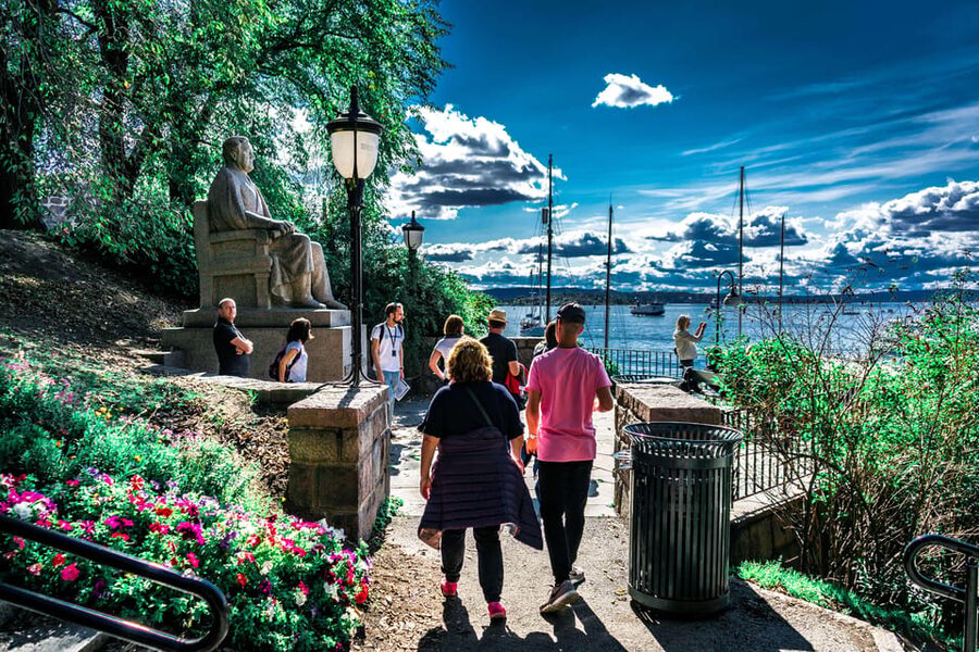 Oslo: Private Walking Tour - From Viking roots to a rebuilt capital
