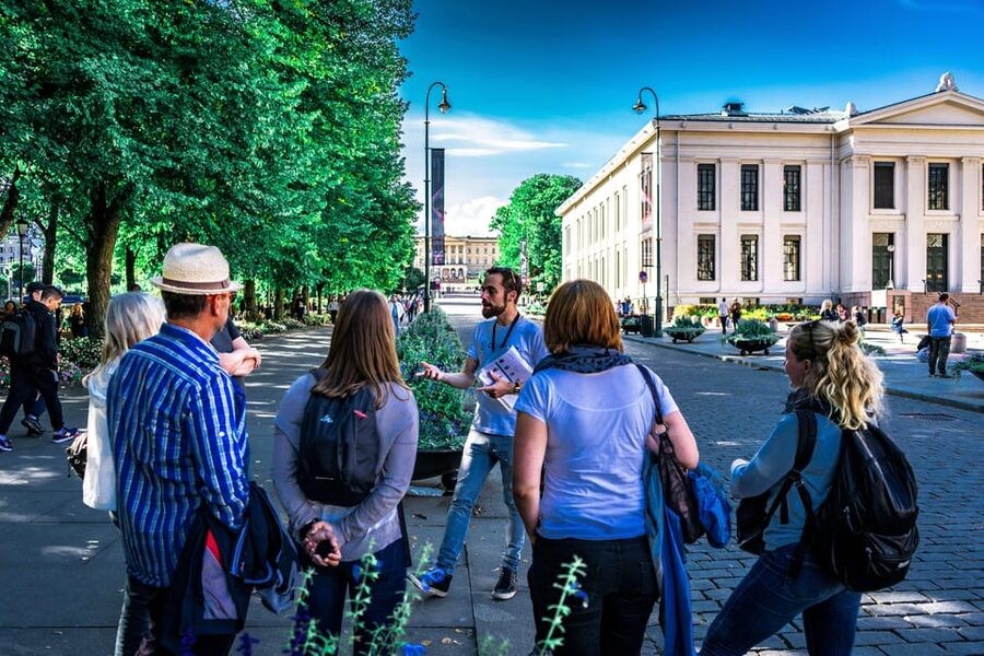 Oslo: Private Walking Tour - The Royal Palace and Norway’s Parliament