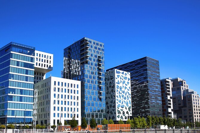 Oslo Scavenger Hunt and Highlights Self Guided Audio Tour - Starting near Oslo Central Station or the Tiger statue