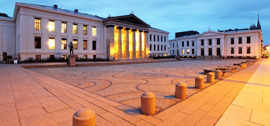 Oslo Self Guided Walking Tour with an APP - Food stops and the practical pleasure of wandering