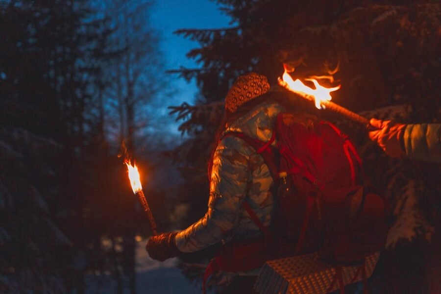 Oslo: Snowy Forest Torchlight Walk with Campfire - Øvresetertjern Lake and the Norwegian campfire