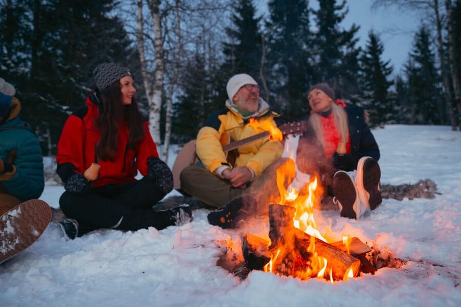 Oslo: Snowy Forest Torchlight Walk with Campfire - How long the evening really feels