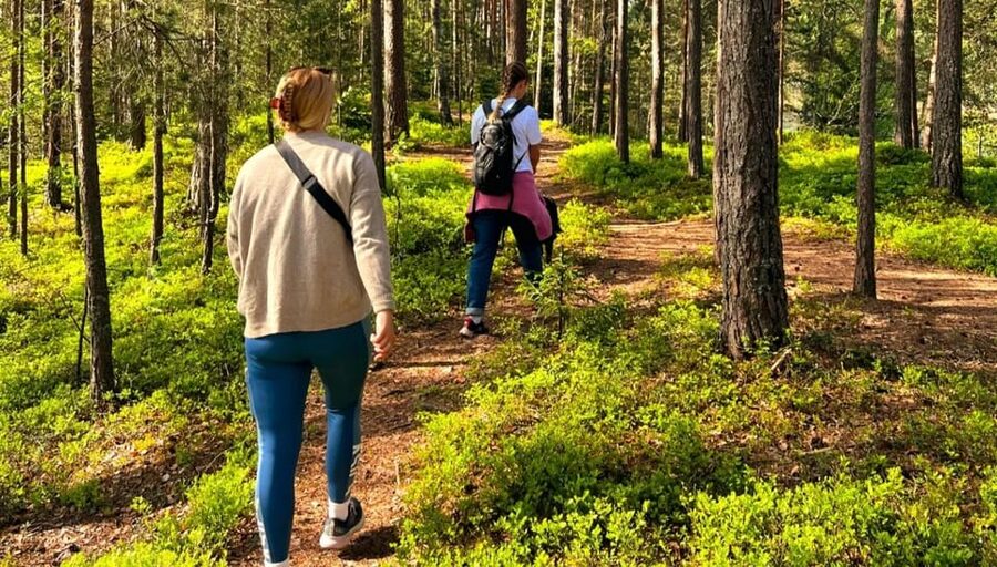 Oslo: Yoga & Hiking with a dog - From Oslo station to a quiet Kolbotn lake
