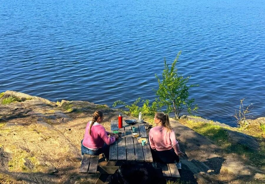 Oslo: Yoga & Hiking with a dog - Norwegian snacks, coffee, and time with the dog