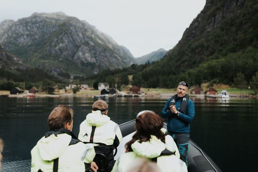 Øystese: Hardangerfjord RIB safari to the Fyksesund branch - Meeting in Øystese at Hardangerfjord Hotel