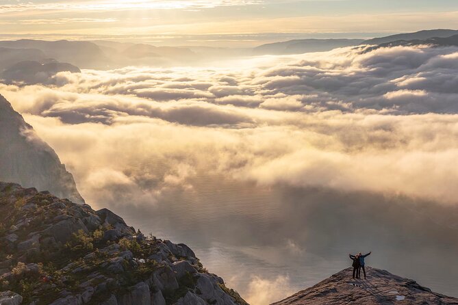 Preikestolen Sunrise Hike And Breakfast Buffet - Reaching the 604-meter cliff at dawn