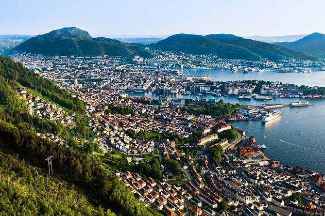Private Bergen Walking tour with Funicular - Bryggen, Bergen’s wooden harbor quarter