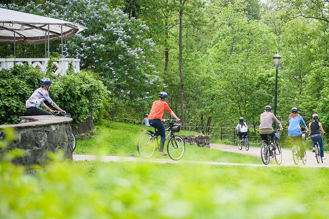 Private Bike Tour (3 hours) - Starting at City Hall