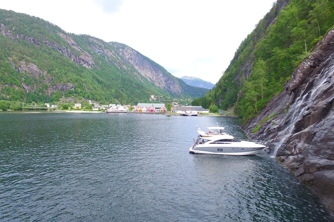 Private Fjord and waterfalls cruise to Modal- Mostraumen - Leaving Bergen behind from Strandkaien