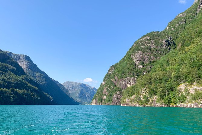 Private Fjord and waterfalls cruise to Modal- Mostraumen - Mostraumen and the waterfall spray