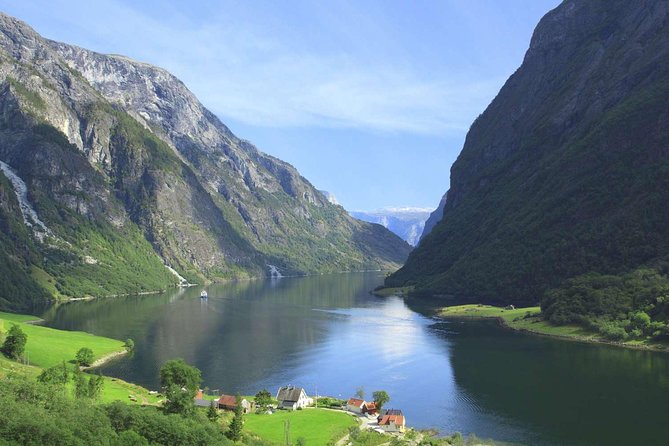 Private guided, Bergen to Oslo - Nærøyfjord Cruise & Flåm Railway - Voss and Tvindefossen: a lively start in the mountains