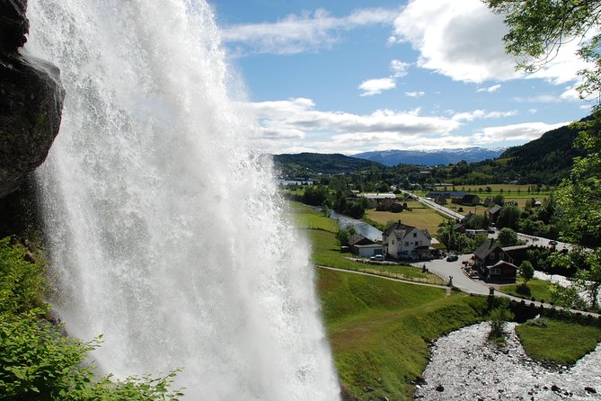 PRIVATE GUIDED TOUR: Folgefonna Glacier & Bondhus Valley from Bergen, 10 hours - Bondhus Valley is the real walking highlight