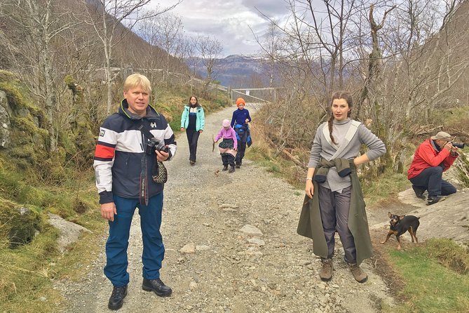 PRIVATE GUIDED TOUR: Folgefonna Glacier & Bondhus Valley from Bergen, 10 hours - Who will enjoy this day most?