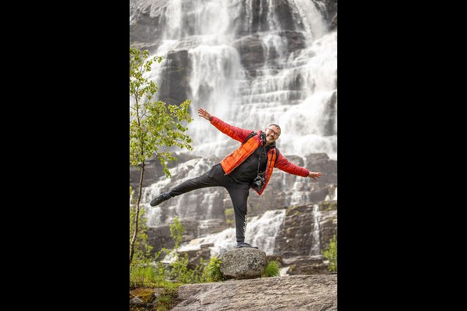 PRIVATE GUIDED TOUR: Highlights of Norway – Trip to the Sognefjord – WINTER - Dale of Norway and the wool stop