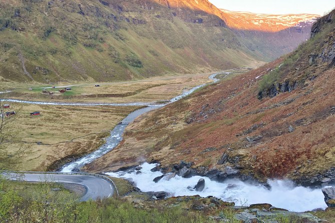 PRIVATE GUIDED TOUR: King of the Fjords – round trip to the Sognefjord, 11 hours - The final road to Bergen