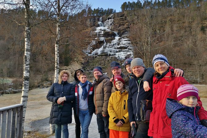 PRIVATE GUIDED TOUR: Norway's Highlights – Viking Special, 11-12 hours – WINTER - Stalheim’s old road and two tall waterfalls
