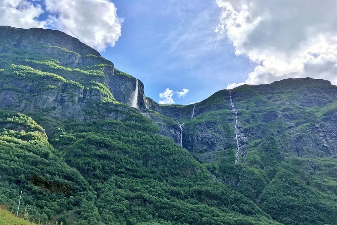 PRIVATE GUIDED TOUR: Norway's Highlights–Viking Special, 11 h - The return through Voss