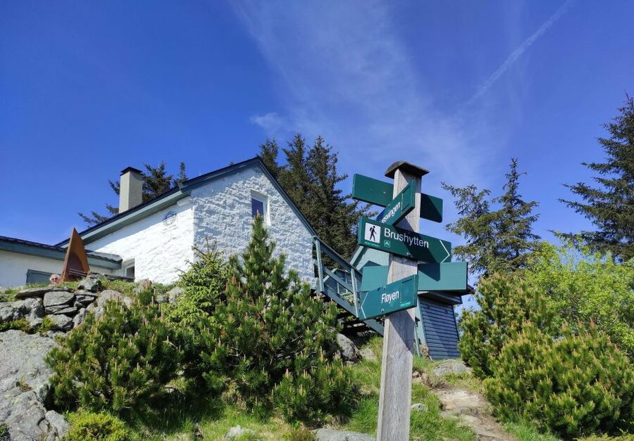 Private hiking tour Bergen mountains like a local - Weather, clothing, and footwear