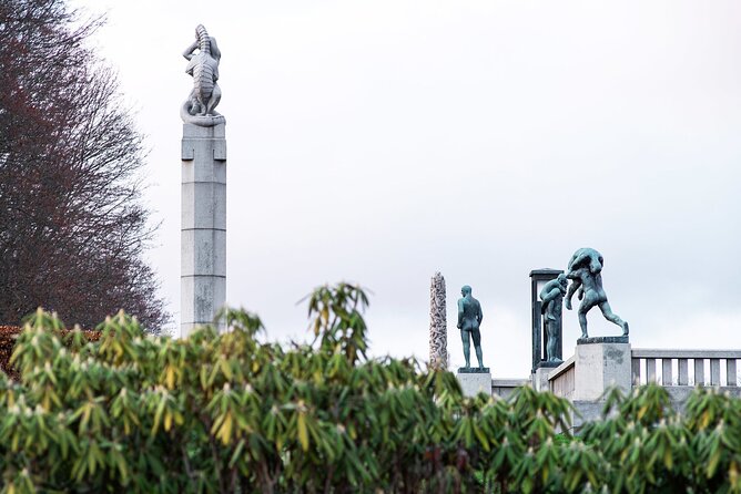 Private sightseeing in a Volvo XC 90 All inclusive museum/guiding - Vigeland Park is more than a pleasant walk