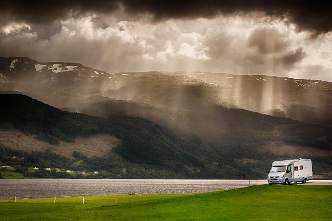 Private tour to Sognefjord and Flåm from Bergen, 24 hr refundable - Stegastein puts Aurlandsfjord below your feet