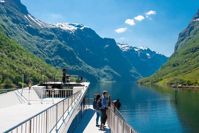 Private tour - Viking Village, Nærøyfjord Cruise and Flåm Railway - Tvindefossen is a quick waterfall stop