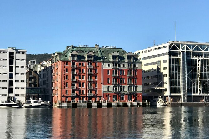 Private Walking Tour- Bergen Classics - A brief look inside Domkirken