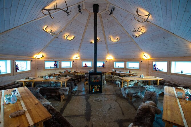 Reindeer feeding & Saami Culture - Snow, rain, and the Arctic setting