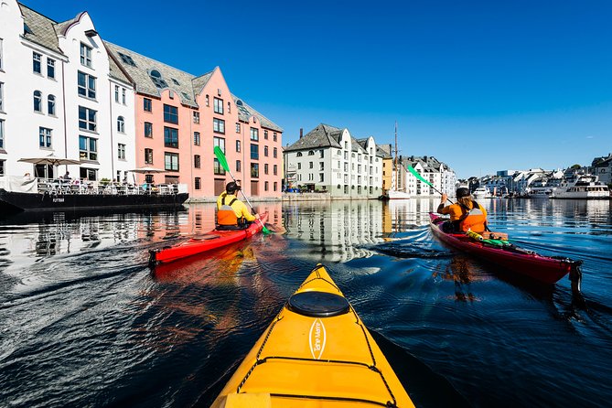 Sea Kayaking In Ålesund - The Guide Makes the Difference