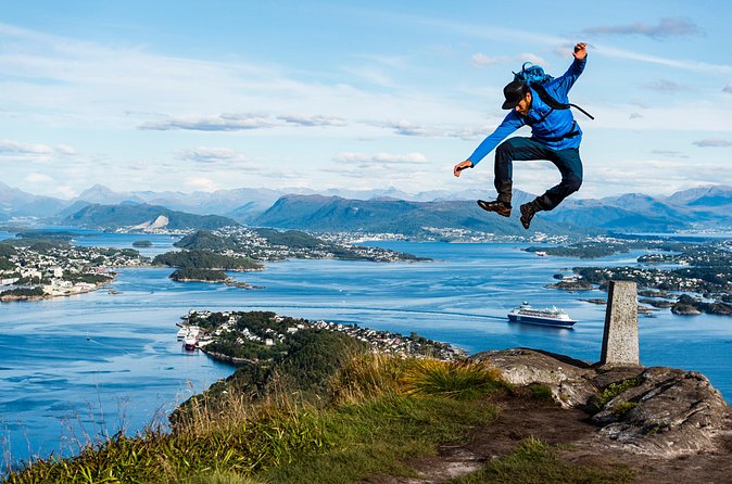 Seakayak And Hike in Ålesund - What the guide adds to the day
