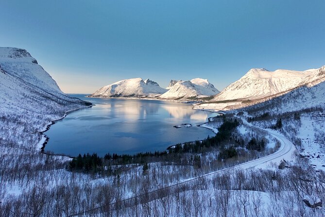 Senja Island: 4x4 Day Tour with Overlanding Senja - Bergsbotn gives you the classic high viewpoint