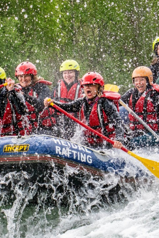 Sjoa: Unforgettable Rafting Experience - The finish: hot showers, drinks, and photos