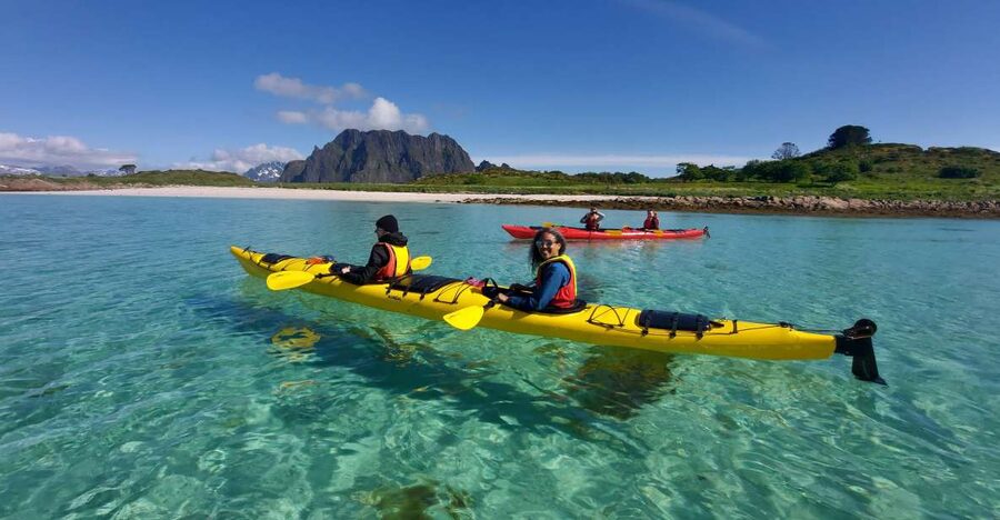 Skrova Island : 3hours Guided Kayak Tour - The Short Walk to the Water