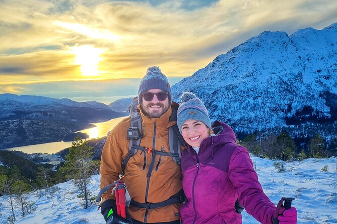 Snowshoe hiking in Bergen - Public tour - Reaching the summit and judging the weather