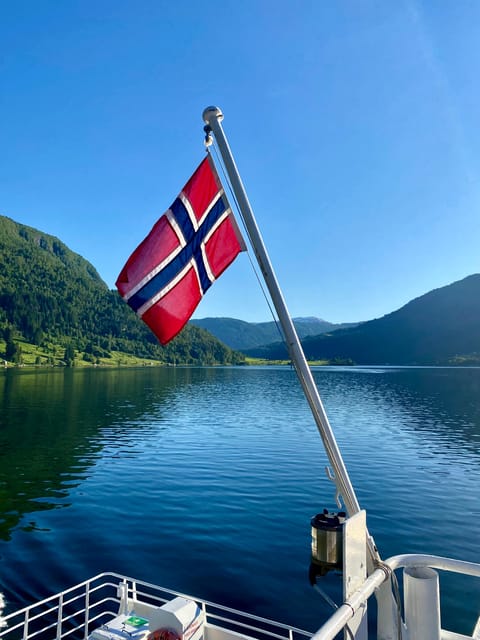 Sogndal: Cozy evening Cruise. Boat tour - Leaving Sogndal Port for Barsnesfjord