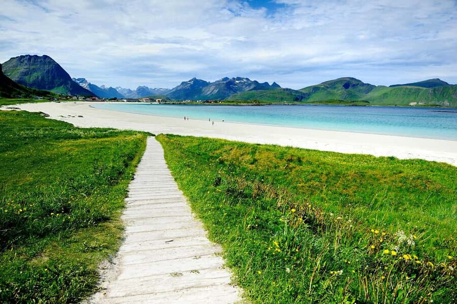 Special Summer Cruise Guided Tour of Lofoten - The Svolvær route: church, beach, islands, and Henningsvær
