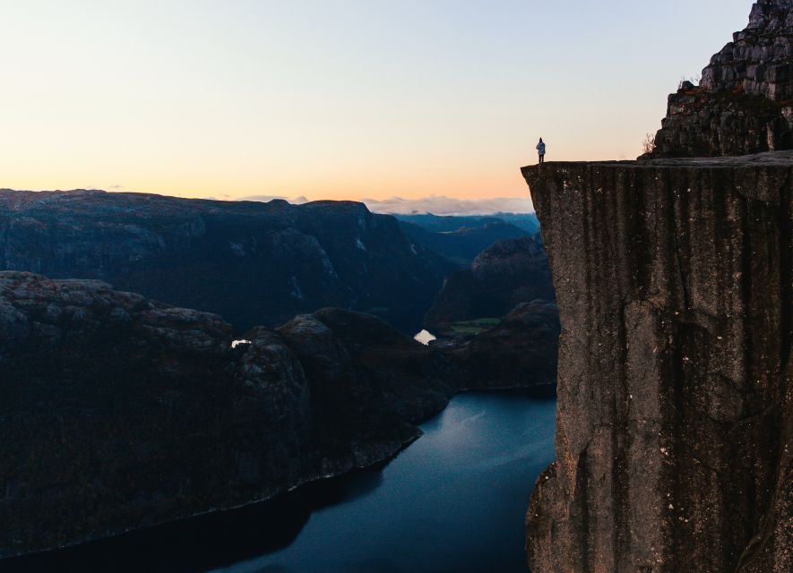 Stavanger: Guided Sunrise Hike to Pulpit Rock - Reaching Pulpit Rock before the crowds