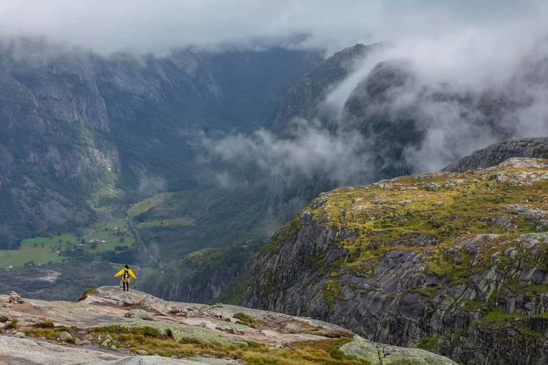 Stavanger: Kjerag Summer Hike with Packed Lunch - Standing on the Kjerag boulder
