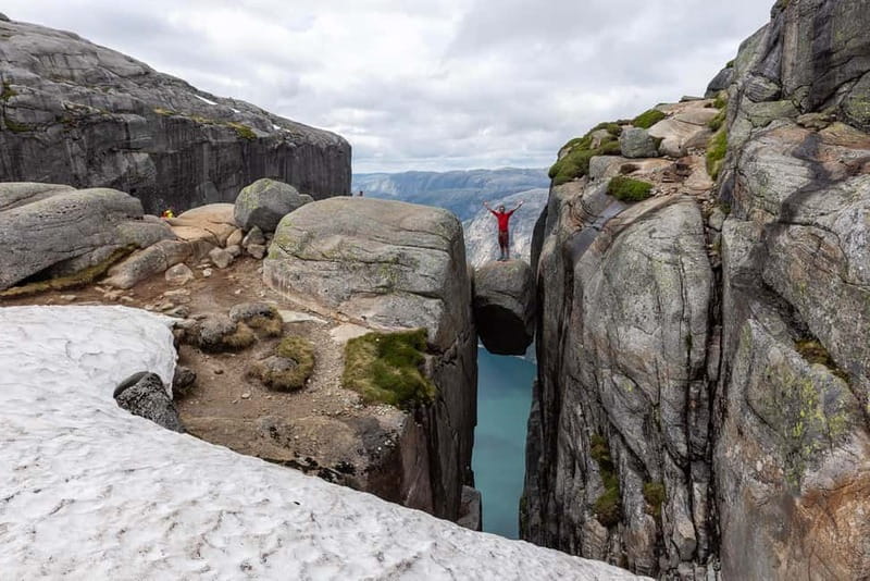 Stavanger: Kjerag Summer Hike with Packed Lunch - The three-hour ride from Stavanger