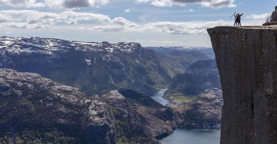 Stavanger: Preikestolen Classic Hike and Side Trail - Getting ready at the trailhead